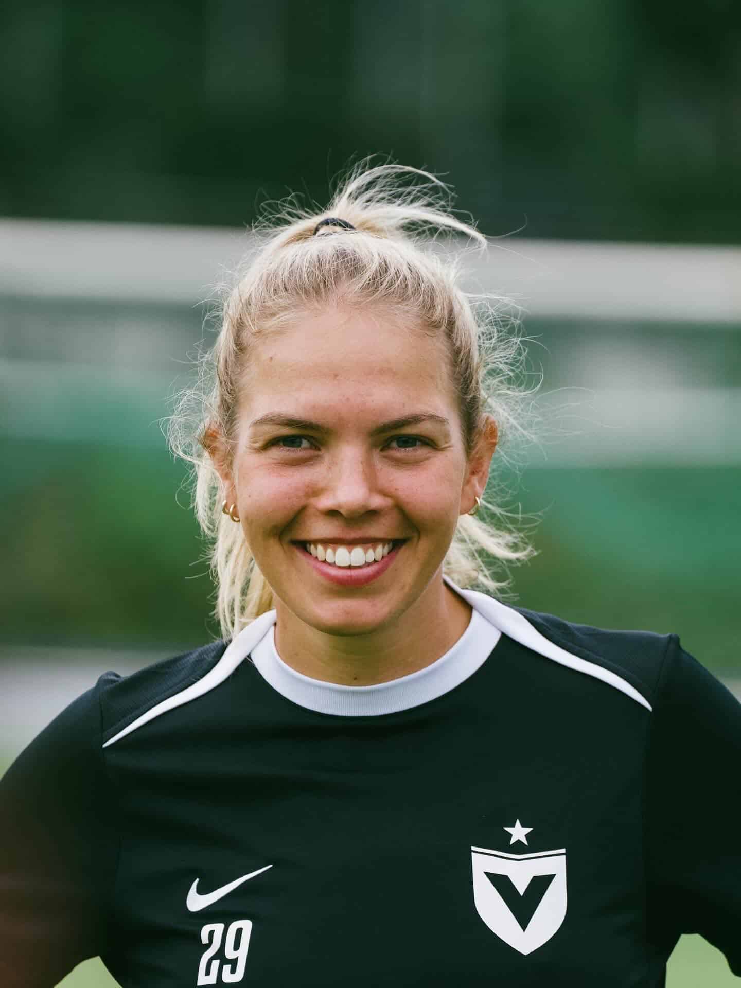 Nina Ehegötz ©Julia Haake Viktoria Berlin Nina Ehegötz ©Julia Haake / Viktoria Berlin